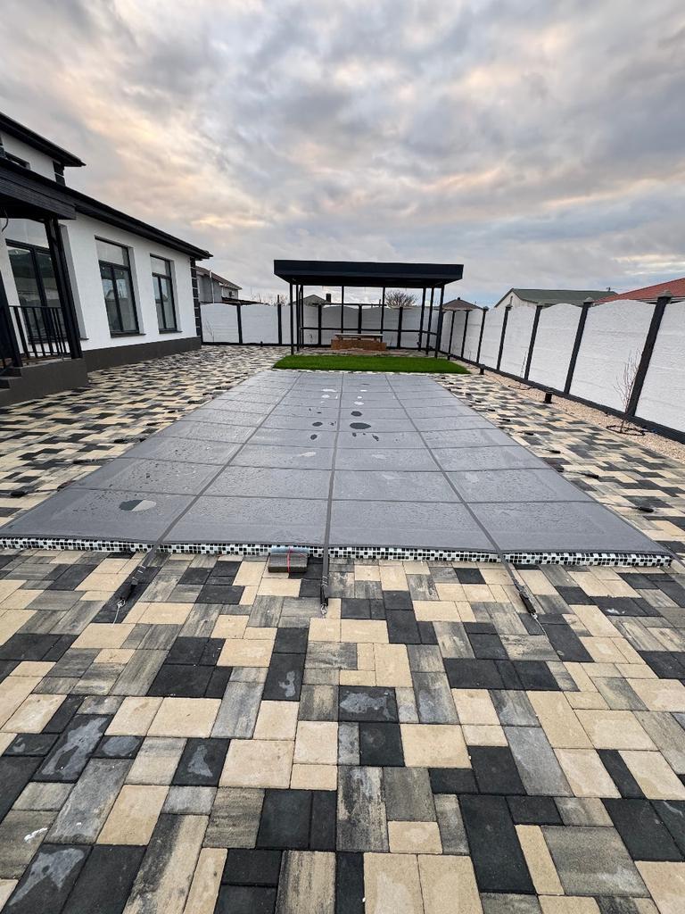 Безопасное покрывало для бассейна